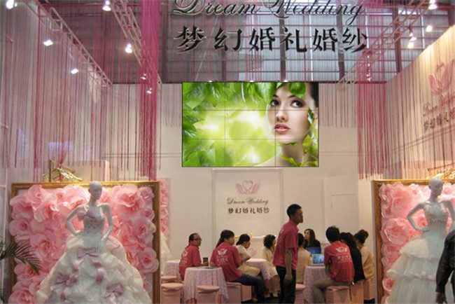 婚紗觸摸導(dǎo)購(gòu)展示-磐眾科技(廣州)有限公司